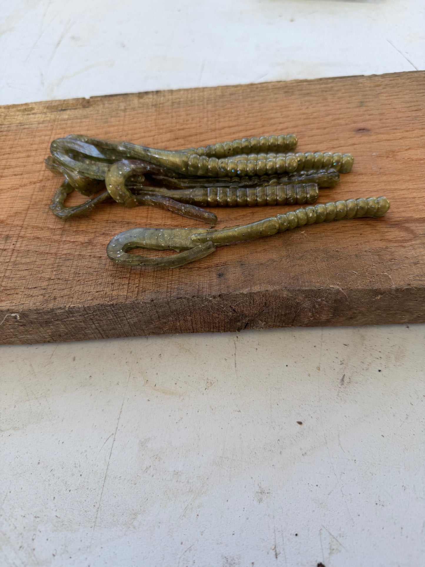 Champagne Curly Tail Worm